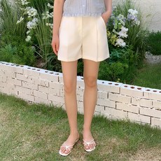 NEEDSOME 女款心動壓褶三分西裝短褲