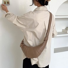 Besni 可頌造型霍伯斜背肩背包