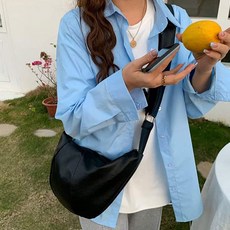 CCREANG 休閒斜背包 牛角包造型肩背包 7576, 黑色