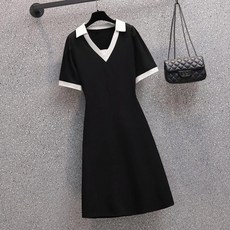 女款亮點撞色翻領連身裙 含大尺碼, 黑色