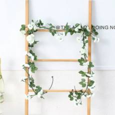 69朵玫瑰藤蔓掛飾, 白色