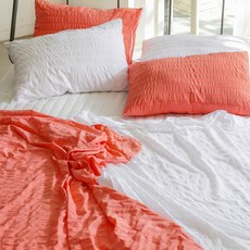 The Zari 皺褶泡泡紗薄被+枕套