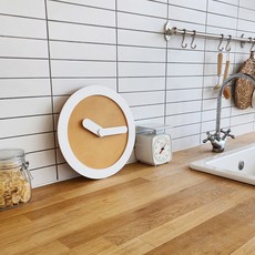 nOVA LIVING 圓形掛鐘, 白色