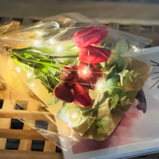 Lovely Farm 感性鬱金香花束 + LED燈飾, 紅色, 1個