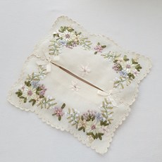 KKAKU VINTAGE 刺繡奶油花紙巾盒, 混色