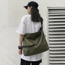 Suzina Essential Boobusang斜背包, 卡其色