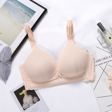 淺色哺乳內衣
