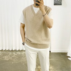 Adore Classic 男款半寬鬆版型羊羔毛V領針織背心