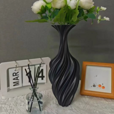 Eunhee Magic Hygge 花瓶, 扭紋黑
