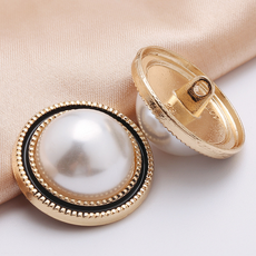 Kumi Hands珍珠圓形鈕扣 25mm, 5個, 金黑色