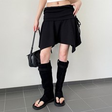 CHICBLACK Muirinder 不對稱層次感傘狀柔美迷你裙 cpsk7854k64
