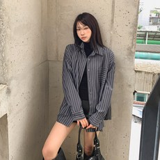 Chic Black 女款 Kalova 寬鬆版型單口袋腰部綁帶條紋襯衫 cpnb3309k59