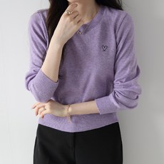 제니트 여성용 기본핏 라운드넥 러블리 포인트 세미크롭 파스텔 컬러 자수 시럽하트 긴팔 니트