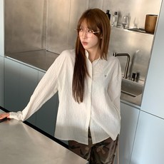 Chic Black 女款 Gaily 吊墜泡泡紗寬鬆細條紋襯衫 cpnb3285k58