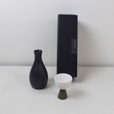 月鹽陶瓷黑色獨酌禮盒組 橄欖, 葫蘆德利瓶 + 附柄酒杯, 1套