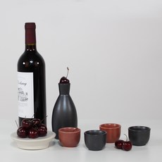 Moonsalt 陶瓷櫻桃黑酒瓶酒杯套組, 1套, Tokuri + 清酒杯 4p