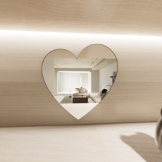 Madeu 不規則壓克力黏貼式安全鏡 愛心 M 硬質塗層, 無框