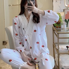 孕婦蕾絲領草莓兩件式哺乳睡衣