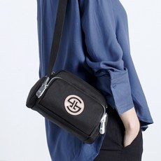 LULU 女款logo斜背包+配件 隨機出貨, 黑色（包）