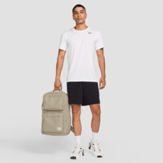 NIKE 耐吉 運動多功能速度後揹包 27L, 沙漠卡其色, 1個