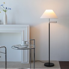 SPiANO Hollis 落地長立燈, 黑色