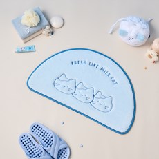 Modern House Butter Shop 軟綿綿牛奶貓半月地墊, 1個, 藍色