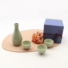 月鹽 韓國製手工陶瓷 淺綠色德利瓶酒杯禮盒, 1套, 德利瓶 + 酒杯 3入