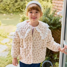 Bebezoo 女孩玫瑰蕾絲絎縫毛衣