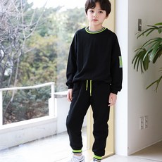 The Daily 兒童亮點貼布上衣 + 下身套裝