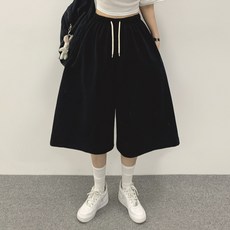 With Huirin女款柔軟百慕達運動鬆緊短褲 長