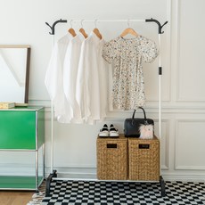 Saenghwalgongsik 防滑穩固桿立式衣架, 白色