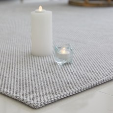 Ccadria 劍麻人字形緹花方形地毯