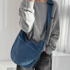 FROMHEAVEN Debana 丹寧半月斜背包 H923, 深藍