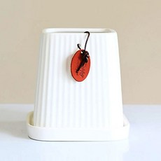 Garden in the City 素色梯形盆栽, 白色的