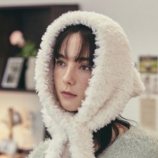 Varzar 女性用標籤毛絨頭巾