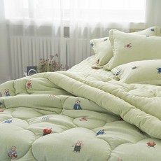 Living Castle 韓國製 幸運草小熊 超細纖維鋪棉被, 橄欖綠