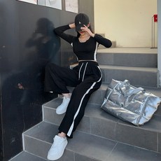 Chic Fox 女款Nevit撞色線條運動套裝