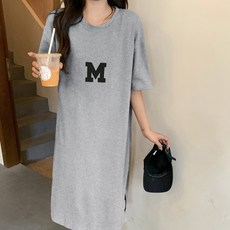 구디프 M레터링 슬릿 루즈핏 원피스