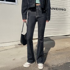 Chic Fox 女款Heral防褪色基本款靴型牛仔褲