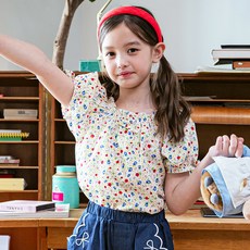 Bebezoo 女童花朵泡泡袖上衣