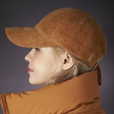 VARZAR 立體徽標燈芯絨棒球帽