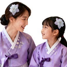 HanNal 漂亮花瓣韓服節日髮夾 2入