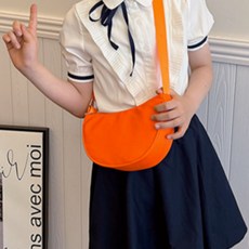 Hararoy 女童多彩半月形肩背斜背包