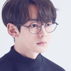 MELACME 圓形Beta鈦金屬眼鏡框