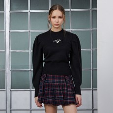 EGOIST 女款刺繡亮點半高領短版套頭針織衫 ER4BO905