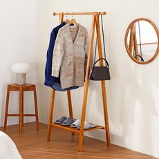 WOODYHOME 時尚風原木立式衣架附層架掛衣架, 棕色