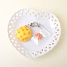 烘焙坊鑰匙圈2件組 蜜瓜麵包, 1套, 隨機出貨(夾鏈袋鑰匙圈)