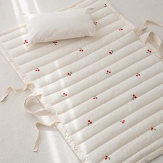 Uterus 午睡刺繡薄墊, 櫻桃