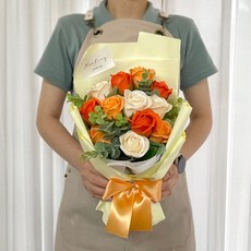 LOVELY FARM 人造花艾娜貝爾花束, 混合橘色