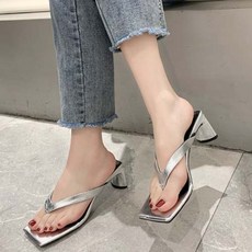 TCR Herin 夾腳繫帶涼鞋跟鞋